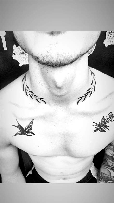 clavicula tatuajes hombre|20+ Creativos e impactantes tatuajes en la clavícula